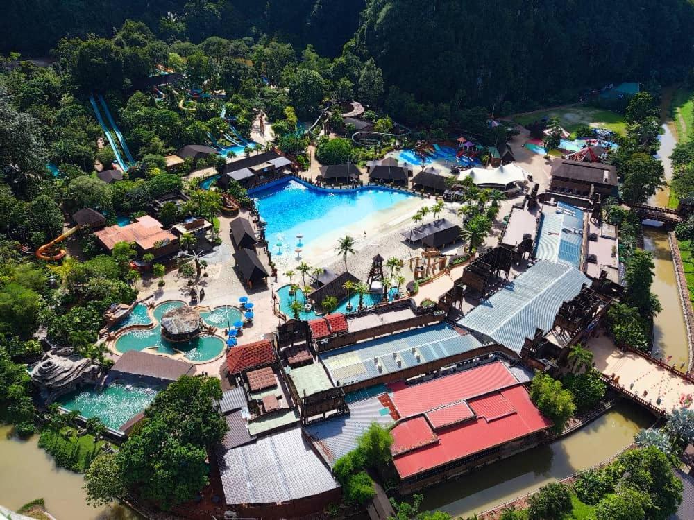 De Hotspring 6 Pax Suite @ Sunway Onsen Ipoh Kültér fotó